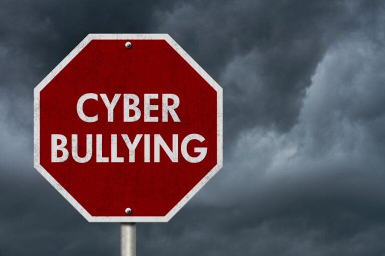 social media impacts bullying